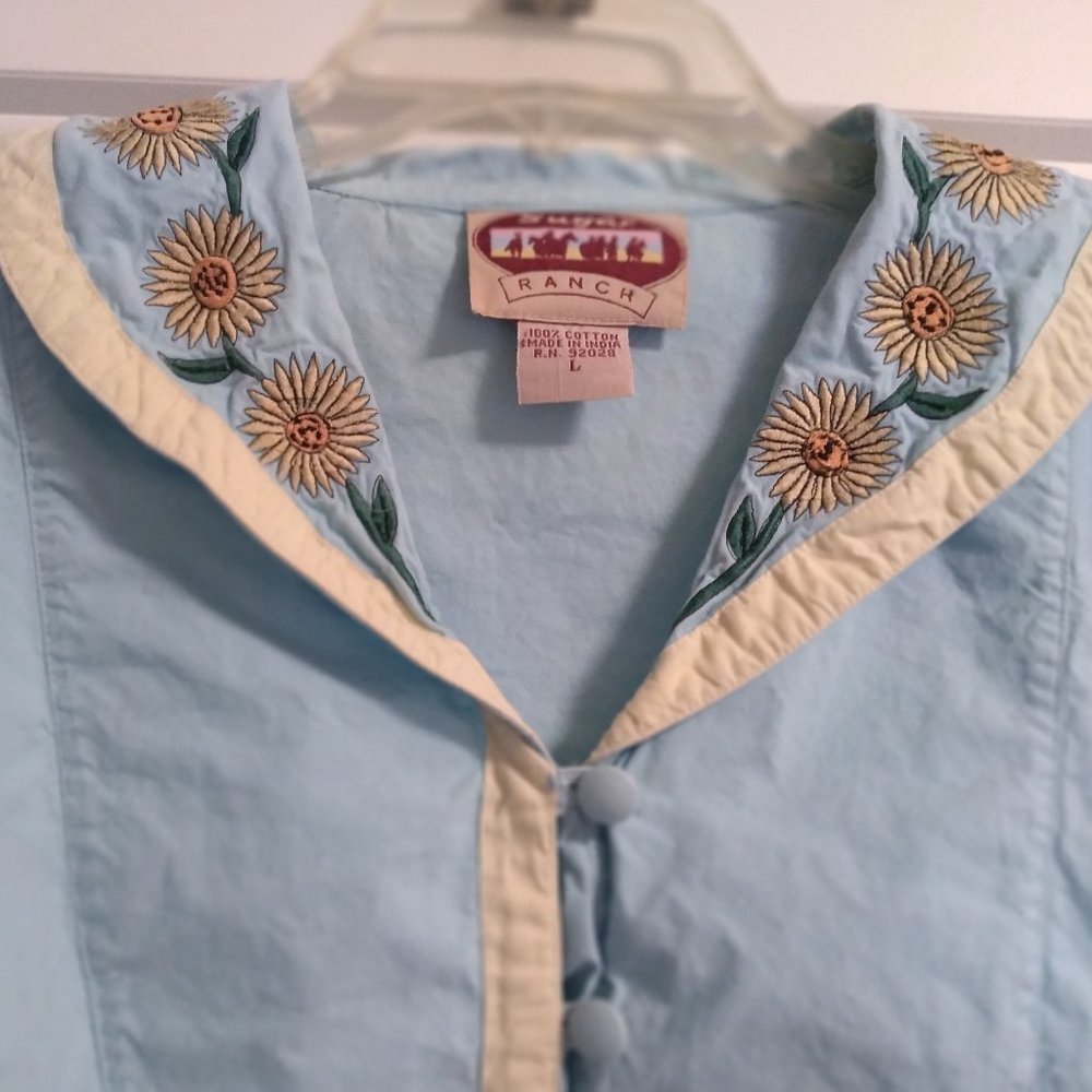 GIDDY UP in this Western w/sunflower accent outfit